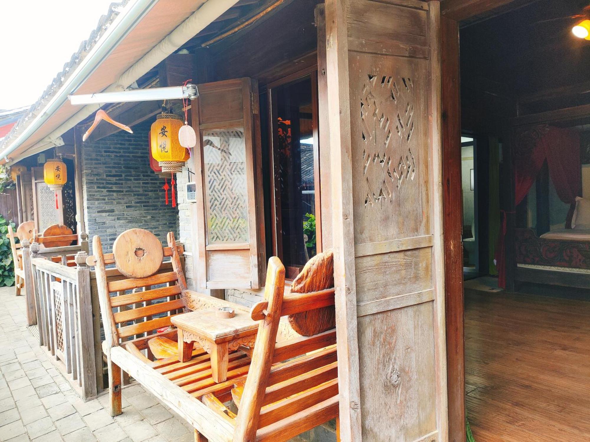 Big Tree Guesthouse - Naxi Old Style Lijiang  Exterior photo