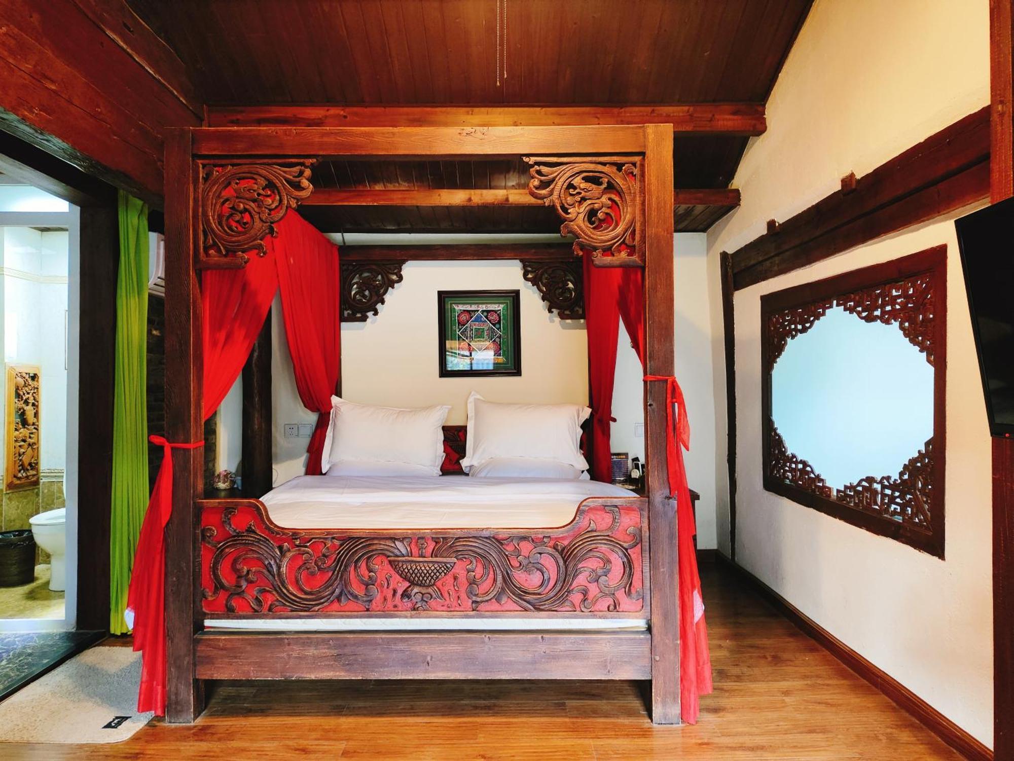 Big Tree Guesthouse - Naxi Old Style Lijiang  Exterior photo