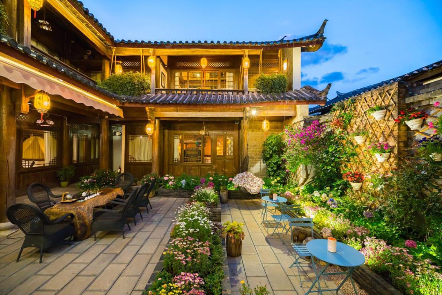 Big Tree Guesthouse - Naxi Old Style Lijiang  Exterior photo
