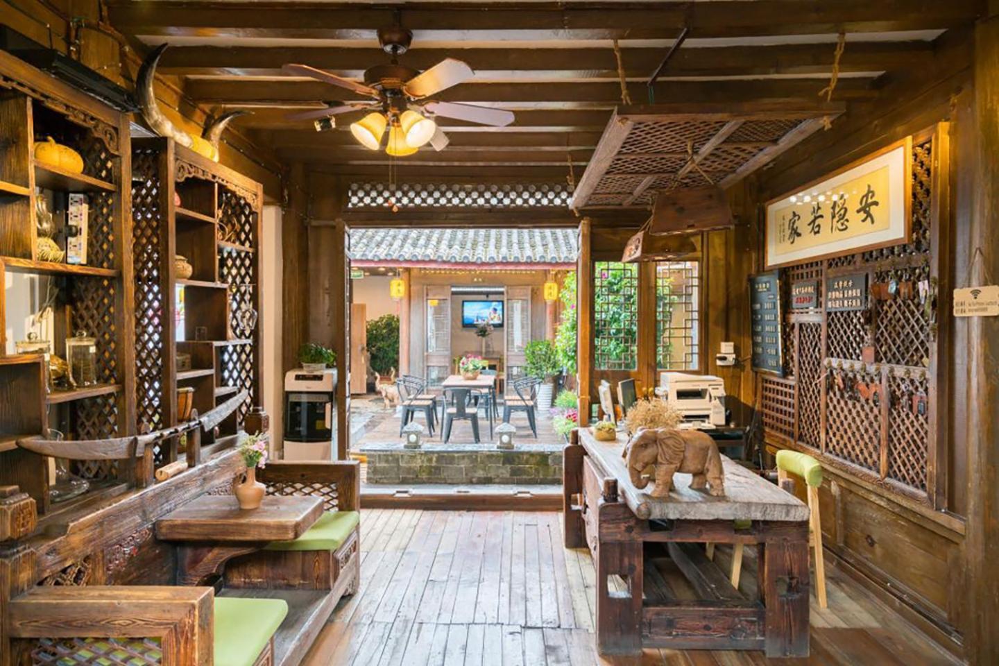 Big Tree Guesthouse - Naxi Old Style Lijiang  Exterior photo