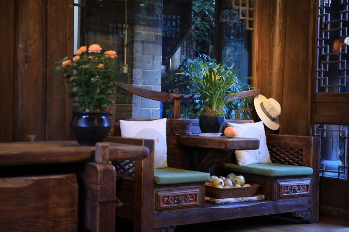 Big Tree Guesthouse - Naxi Old Style Lijiang  Exterior photo